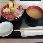 築地 どんぶり市場 - 日替わり海鮮丼1,000円ナリ