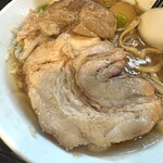 豚星。 - チャーシューが厚くてデカ過ぎすぎる！