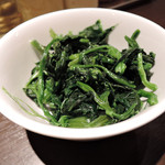 いずみ家 - らーめん中＆ほうれん草　ズームアップ