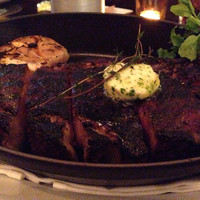 BLT STEAK  ROPPONGI - 28日熟成ドライエイジング 骨付きNYストリップ ¥8,400
                