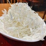 はせ川 - おかわりキャベツ。別皿嬉しい。