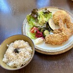 バルバルキッチンアメリ - 週替りランチ：ポテトコロッケ＆国産若鶏手羽先の唐揚(¥800)