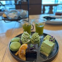 The Living Room with SKY BAR - 