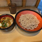 そばの神田東一屋 - スタミナつけ汁そば550円