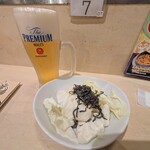 三代目 鳥メロ - ◆生中プレモル 218円と◆お通し（キャベツ）330円