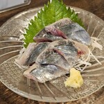 金町製麺 - 秋刀魚の刺身