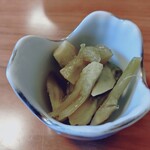 うなぎ亭 友栄 - サービスだったワサビの茎の酢漬け
