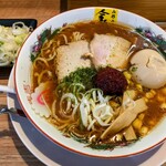 中華そば　金ちゃん - 辛味噌ラーメン 900円、ネギ 100円、くずれ味玉 50円