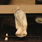 緒方 - 半紙の中に何が入っているのでしょう　(2014/10)