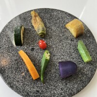 シェ トモ - 