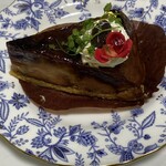 パティスリー カーヴァンソン - ぶどう畑の桃のタルトタタン