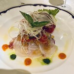 フランス料理 ギャルソン - 真鯛と自家製生ハム、本当に美味しい！ソースも色々な素材のハーモニーが絶妙です✨