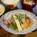 お食事処 だんらん日和 - 本日のランチ(\1,980)　メイン：煮豚の信州産きの子と野菜あんかけ