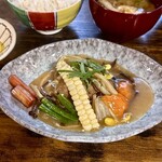 お食事処 だんらん日和 - 本日のランチ(\1,980)　メイン：煮豚の信州産きの子と野菜あんかけ