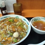 日高屋 - 料理写真:★★中華丼 790円 CP 高くて量も多く 美味しいが見た目が いまいち まずそう！