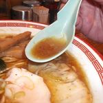 松戸中華そば　富田食堂 - 煮干系のスープ