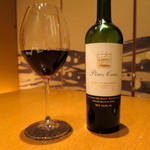 肉割烹　華家　新栄 - お肉に合わせたグラス赤