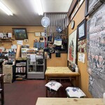 三忠食堂 - お店の奥