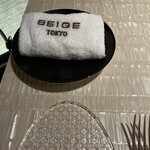 ベージュ アラン・デュカス 東京 - 