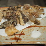 柳家 - 茸の天ぷら各種。松茸の天ぷらもあります