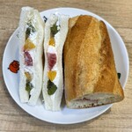 イトーヨーカドーの焼きたてパン - 料理写真: