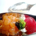 キャビア（onサーモンのタルタル）