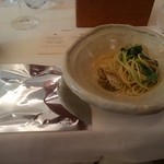 イル ギオットーネ - アナゴの天ぷらとごぼうのリングイネ 京七味　ボッタルガ