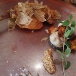 イル ギオットーネ - カリカリに焼いた鴨モモ肉　新小芋　あんず茸
          トランペットのピュレ　トリュフ風味で(妻)