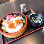 あけぼの鮨 - 料理写真:特製上生ちらし 2,420円(税込) 