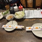 鳥一番 - セット。キャベツ枝豆おろしおかわり自由
