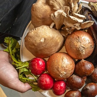 【食材へのこだわり】水・木曜限定で焼き野菜プレートをご提供♪
