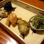 千松しま - optio A30で撮影。煮牡蠣、味付け数の子。