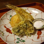 千松しま - optio A30で撮影。牡蠣と鯊、毛蟹揚げ物。