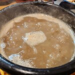 ラーメン猪太 - 豚骨スープぐつぐつ