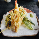 地粉や - 天ぷら蕎麦の天ぷらアップ