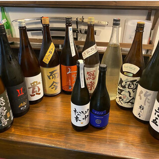 福井縣的地酒種類繁多◎來自全國各地的美味日本酒也一應俱全