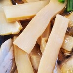 中華そば れもん - コリコリ系のメンマは量もある