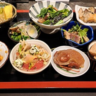 酒場をクリエイトするおばんざい酒場BANZAI_2