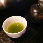 サロン デュ ジャポン マエダ - 煎茶(400円)　一杯目　この日は秋限定緑茶『もみじ』　豊かな風味