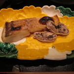 日本料理 幸庵 - 焼き物　甘鯛の酒塩漬け焼き　ゆで落花生焼添え