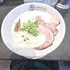 麺や 勁草 - 濃厚鶏白湯ラーメンの味玉トッピング