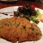 PESCA - ■仔牛のミラノ風カツレツ。