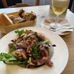 ･･･et puis les chaises - 料理写真:フランスのお惣菜（ペリゴール風サラダ）、季節のスープ（パリ・ソワール）、パン