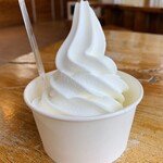 ラ・レトリなかしべつ - ミルクソフトクリーム・カップ450円
