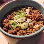 焼肉ホルモン ばさら亭 - 和牛そぼろ丼