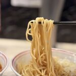 蒙古タンメン中本 - 冷水でしっかりと〆られた麺