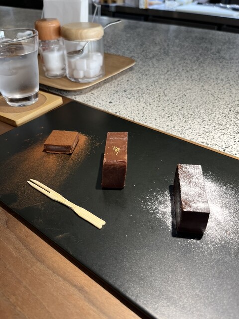 MANY CACAOS, MANY MINDS. photo 2