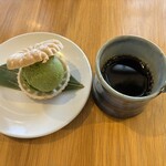 めしくうところ ふく - コーシーと抹茶アイス最中のコンビ( ・∇・)