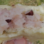 湯の丸庵 - おやき（赤飯）断面