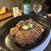 BLT STEAK  ROPPONGI - 大迫力のＴボーンステーキ！！